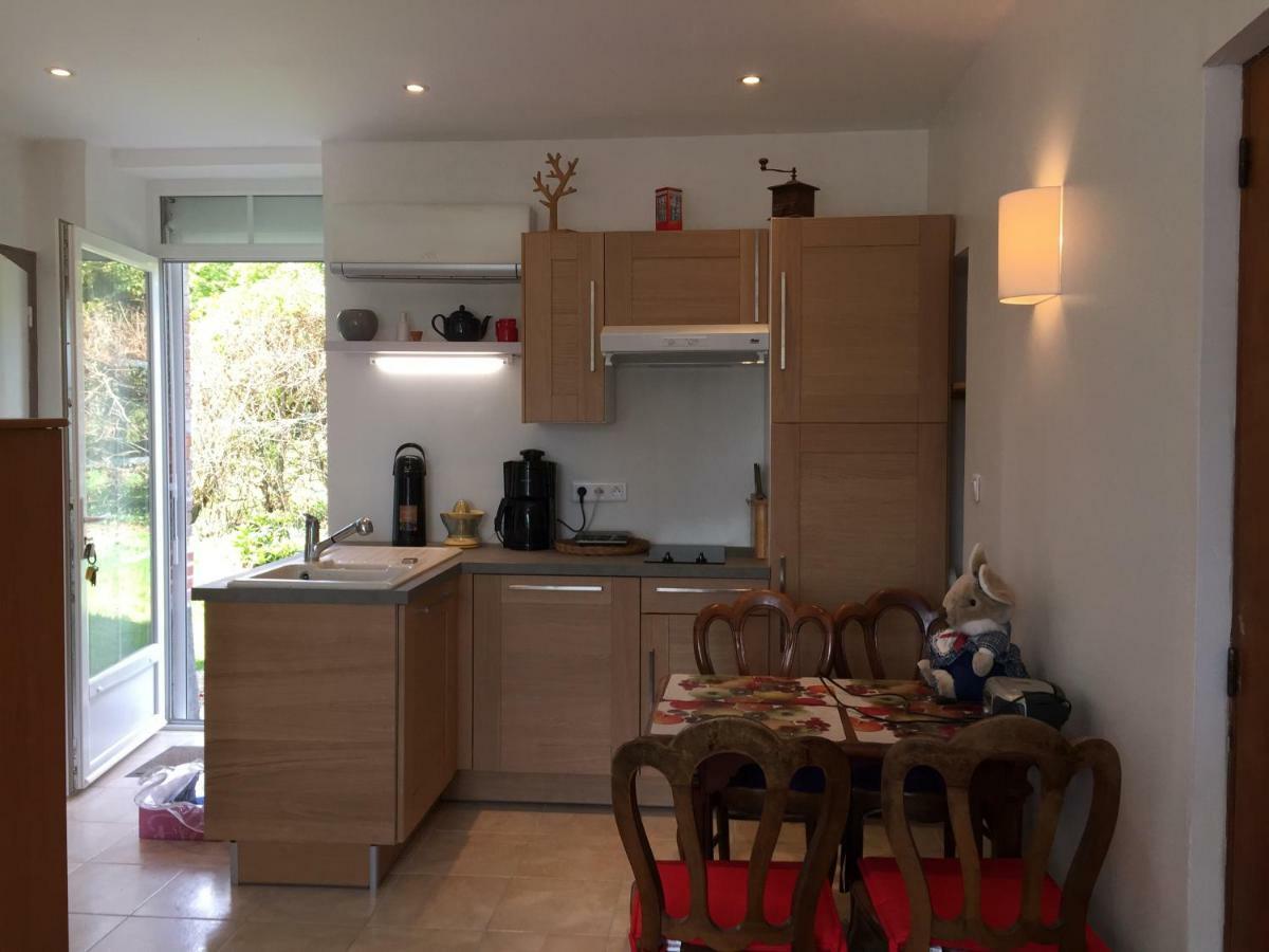 Gite Climatise De La Haute Rue Touvois Экстерьер фото